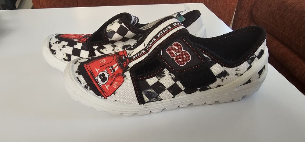 Nowe buty MD rozmiar 34
