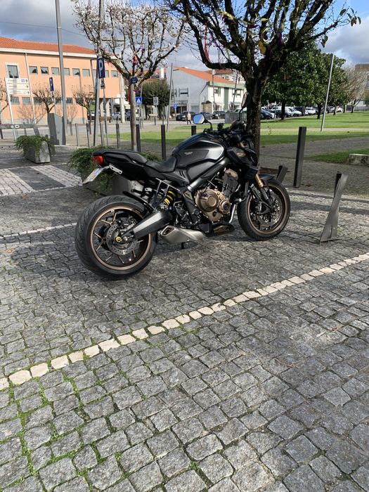 HONDA CB650R 2021- Muitos extras
