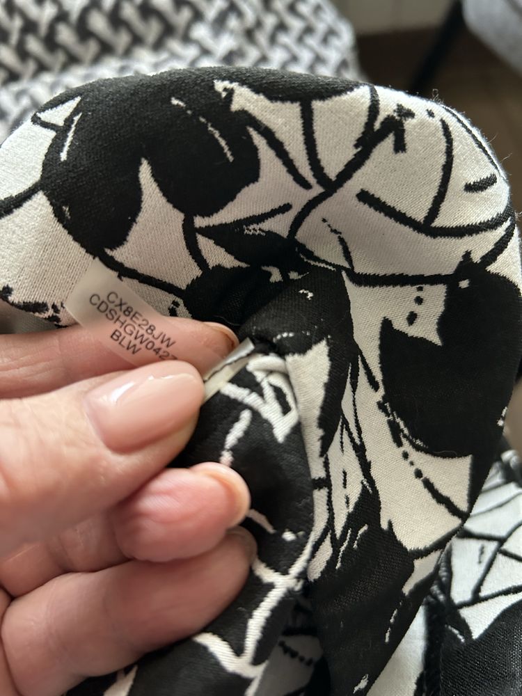 Sukienka z krótkim rękawkiem Calvin Klain L/XL