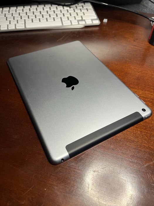 iPad 5 gen model A1823