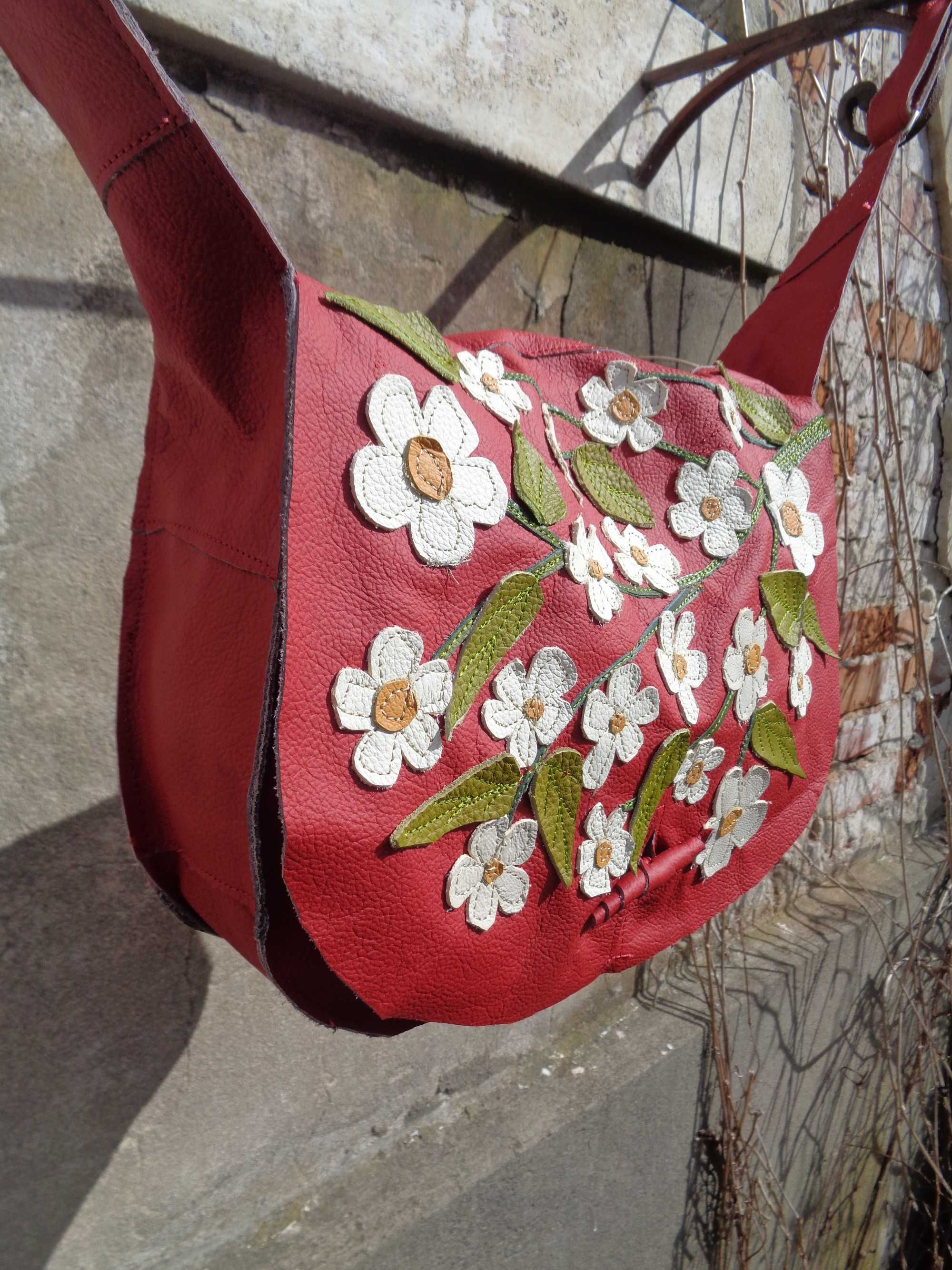 Artystyczna torebka skórzana z wiosennymi kwiatami.  Handmade