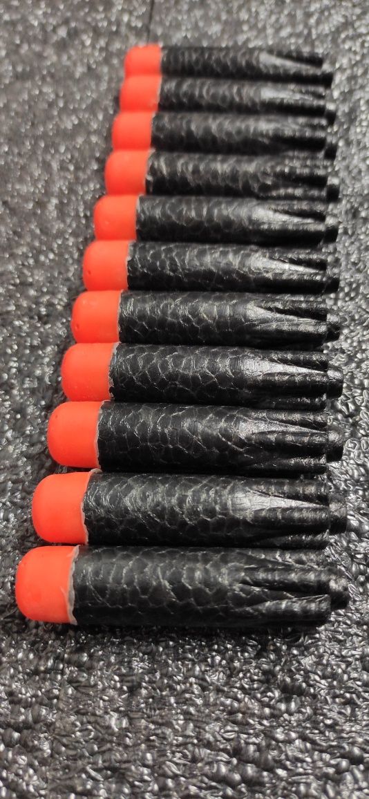 Duży pistolet, wyrzutnia Nerf z serii ULTRA + strzałki