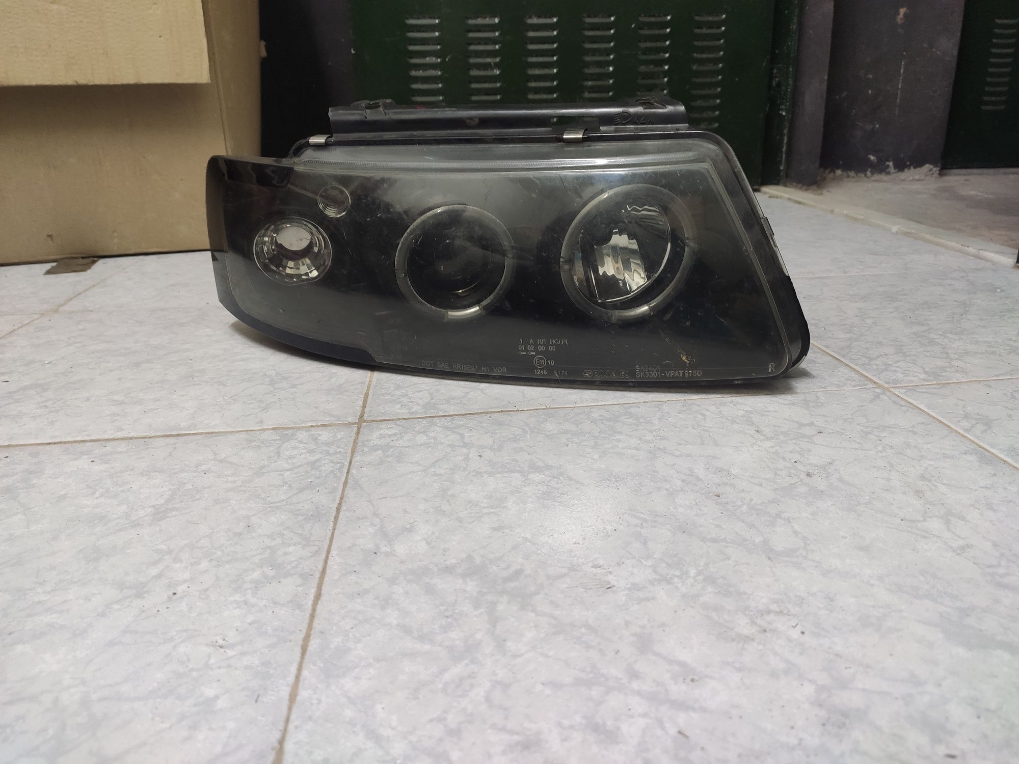 Farol DRT Angel eyes Passat 3B B5