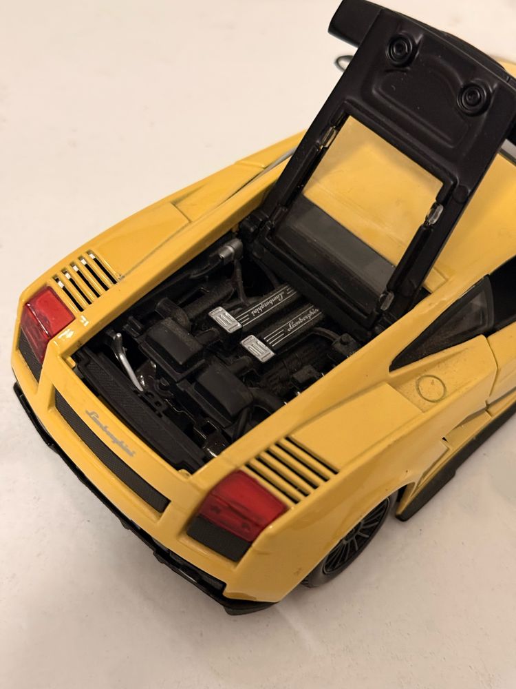 Модель Lamborghini Gallardo 1:24