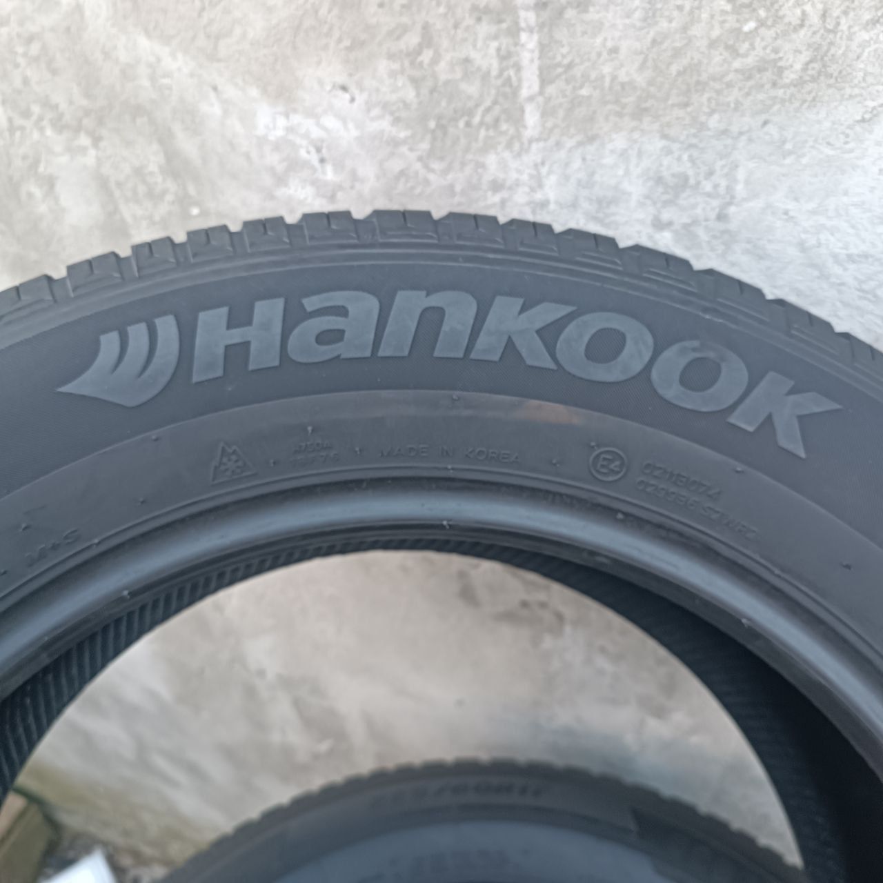 Всесезонні шини Hankook Kinergy 225/60 R17