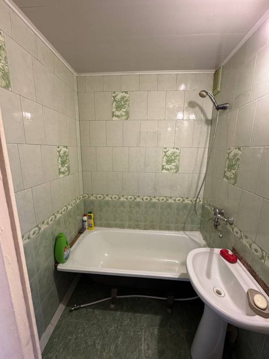 ДЗЕРЖИНКА, Гетьманська 74, 2кім.квартира  чиста, перевірена. ОСББ