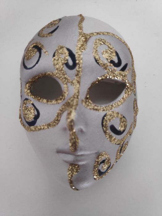 Artesanato internacional muito típico e criativo.