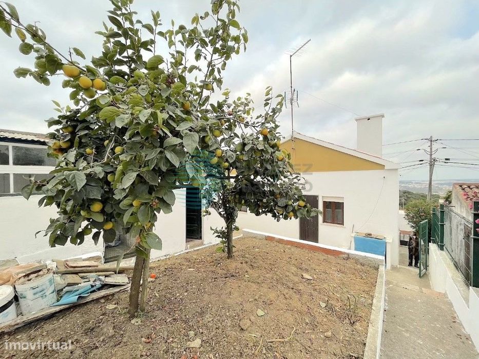 Moradia V2+1, com 206m2 a 5 minutos de Torres Vedras
