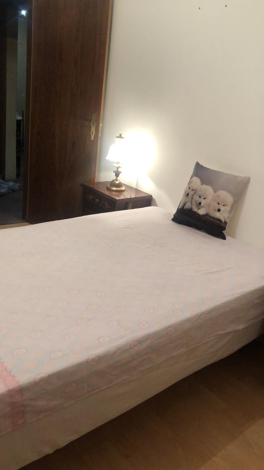 Alugo quarto de solteiro