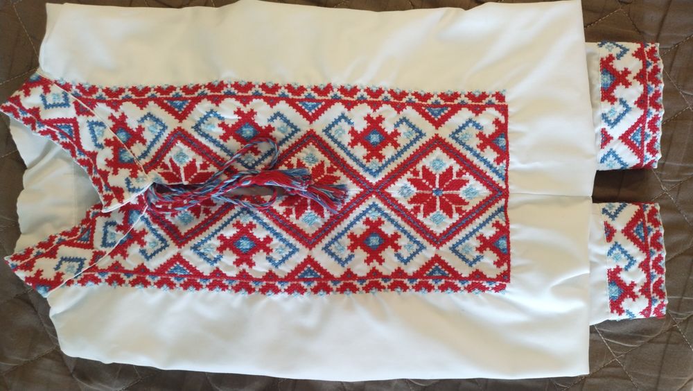 Вишиванка ручної роботи на хлопчика 9-10 років