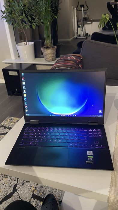 Laptop do gier HP Omen 15 rtx2070 i7-10750h 300hz