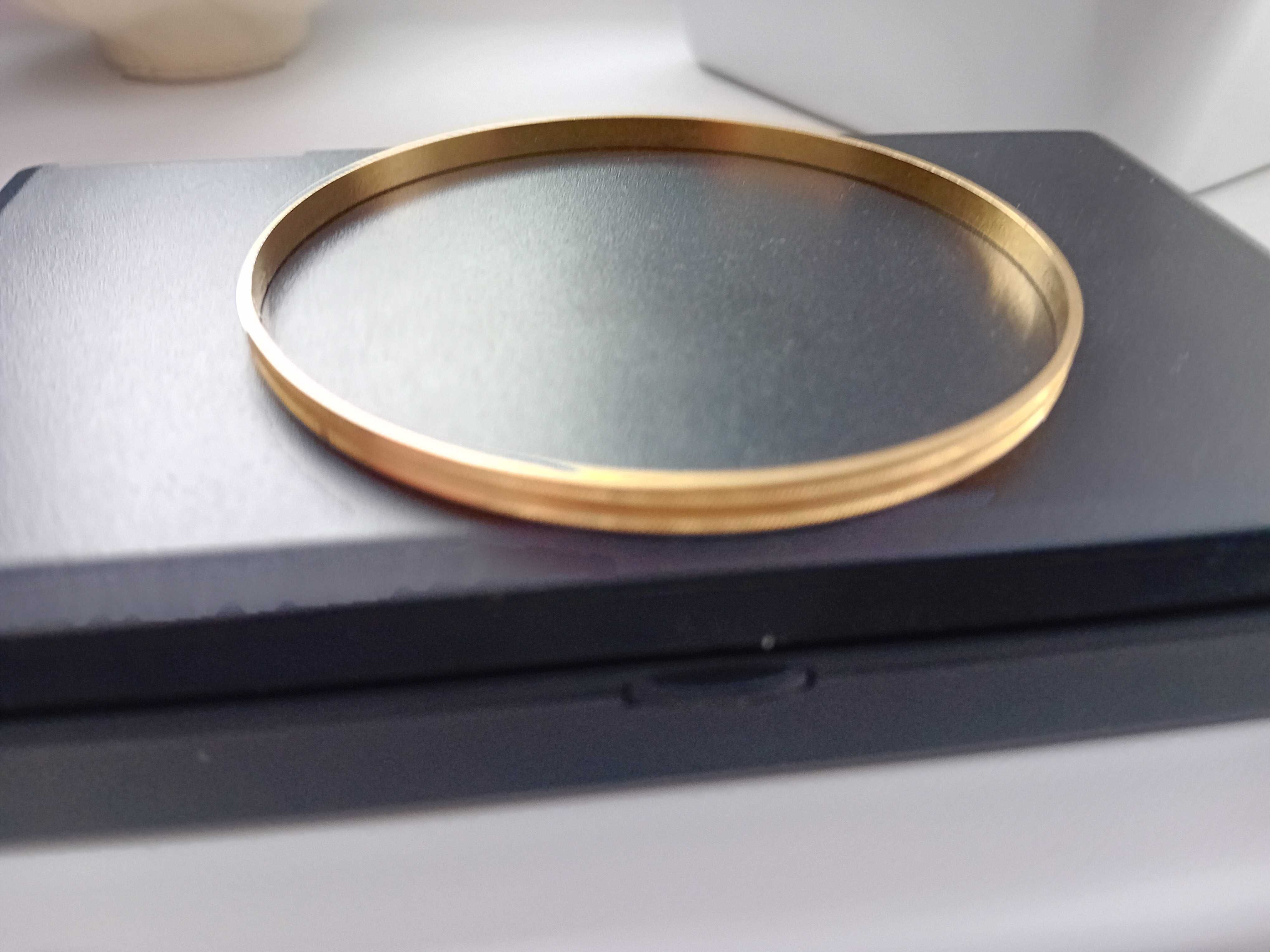 Złota sztywna bransoletka pr-585