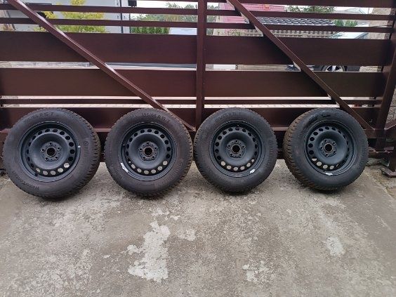 Opony zimowe na felgach