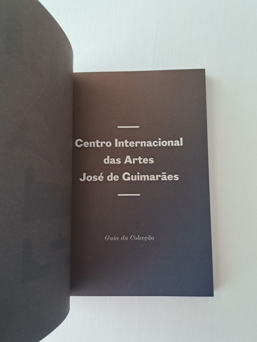 Catálogo da Exposição de José de Guimarães