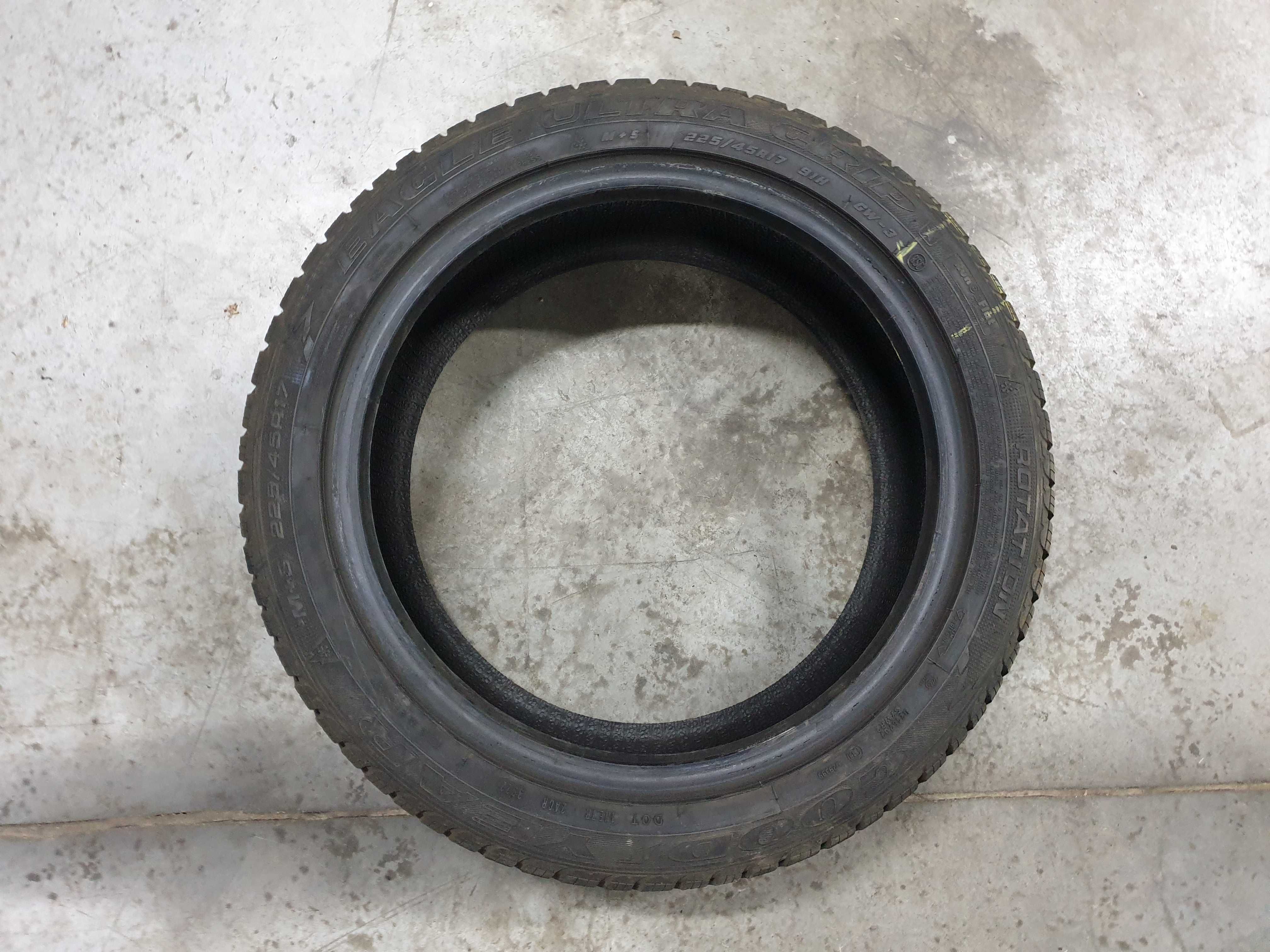 1szt. 225/45/17 91H Goodyear Ultra Grip GW-3 RFT 7,5mm 2022r [ 10912 ]