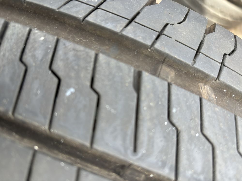 235/65/16C continental 2 szt