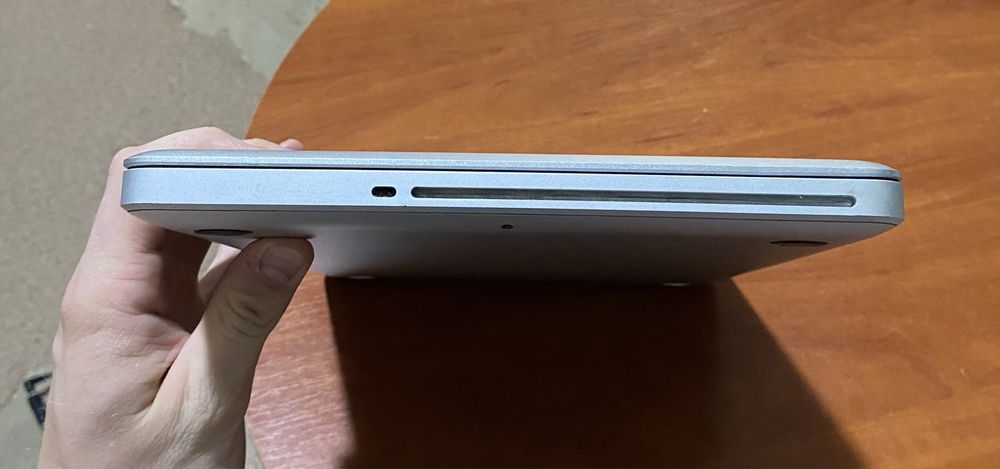 Ноутбук MacBook A1278 13" /4GB RAM/250GB HDD! N2711