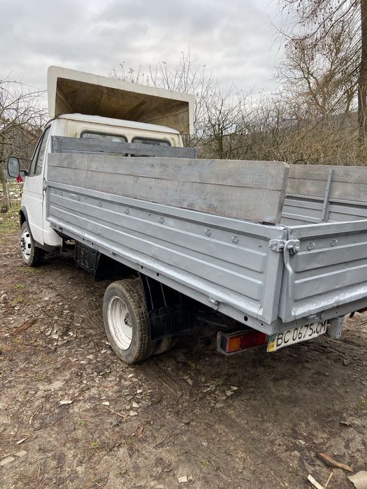 Газель бортова 2,4 бензин гарний стан