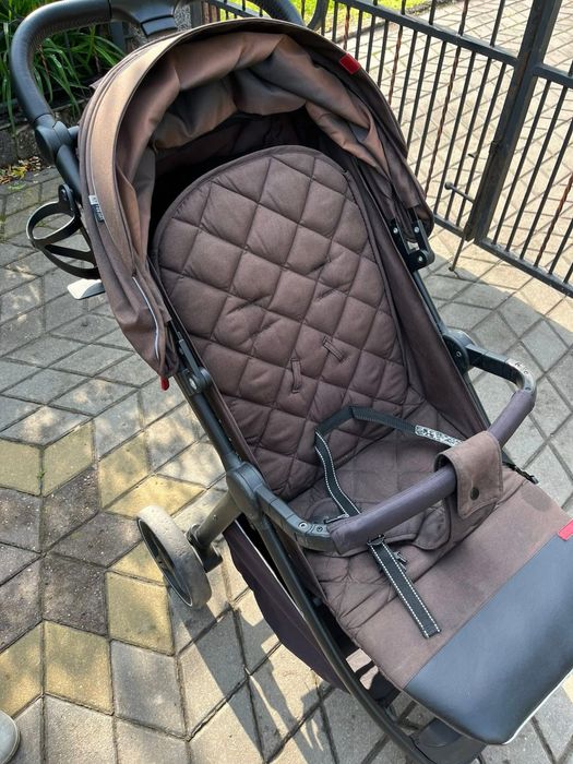 Прогулянкова коляска