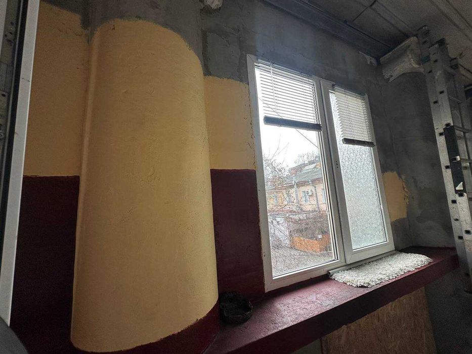 Продам 2-е комнаты в ком.кв. на ул. Нежинской угол Стиридоновской.