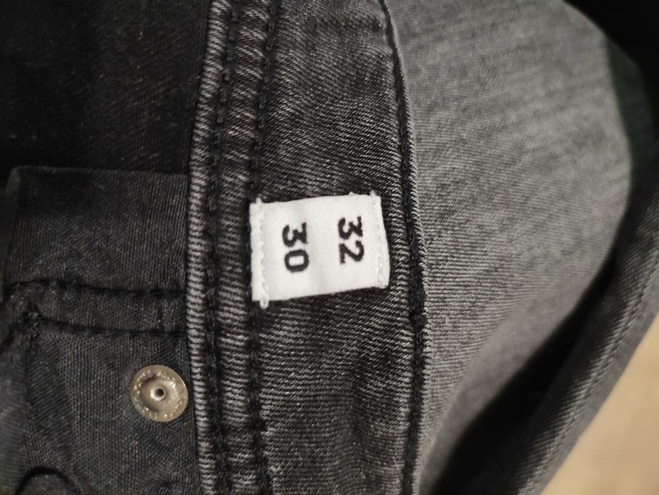 Чоловічі джинси сірого кольору розмір 32/30