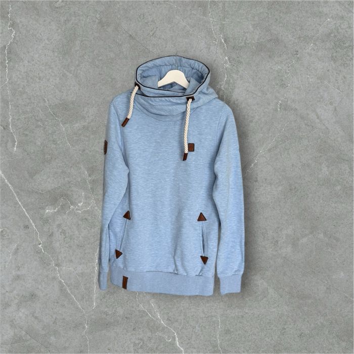 Bluza damska oversize niebieska z wysokim kołnierzem i kieszeniami