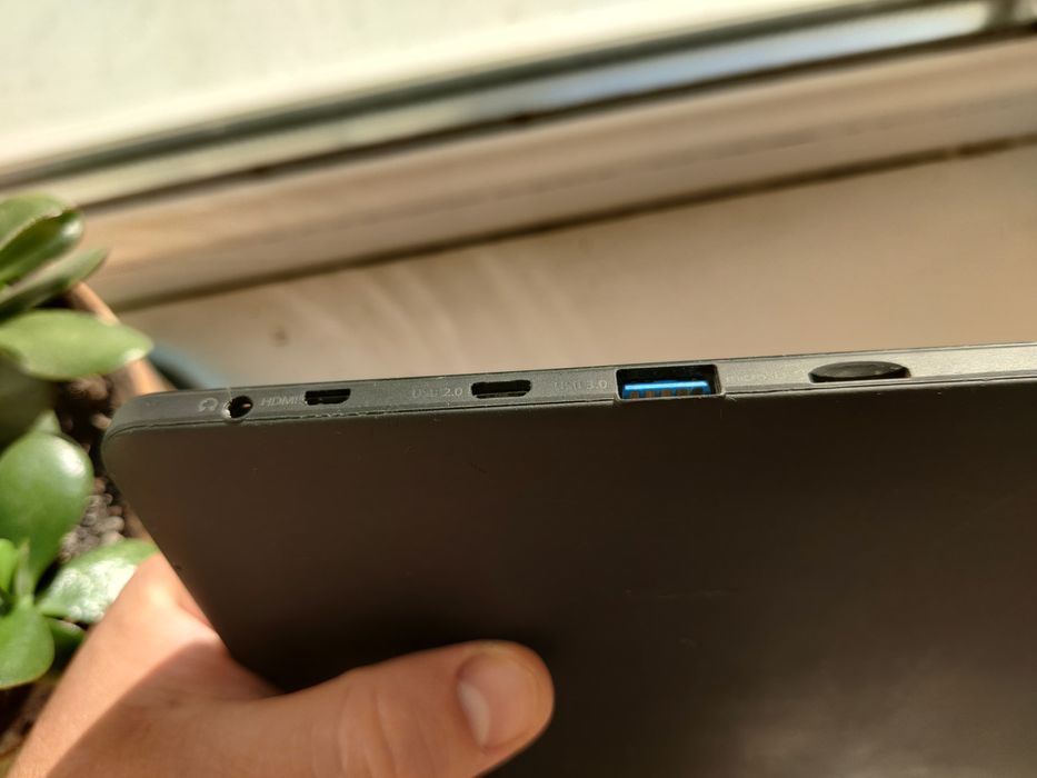 Планшет Trekstor SurfTab twin 11.6 2/32 Гб