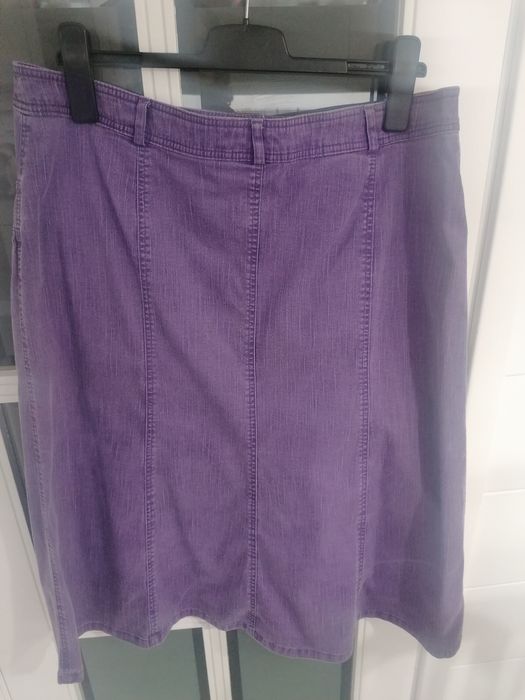 Linda saia lilás linha A