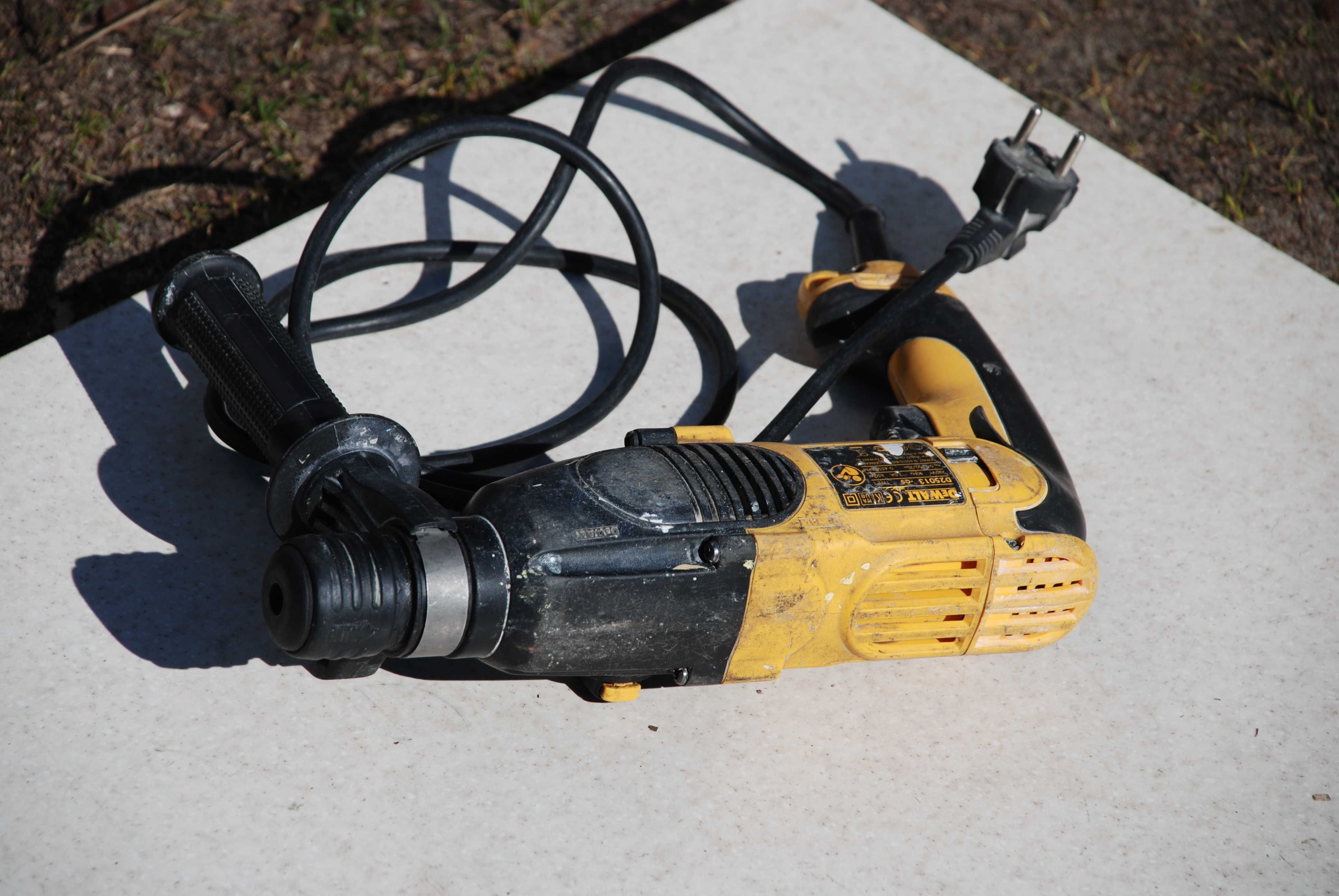 Перфоратор DeWalt SDS-Plus D25013K