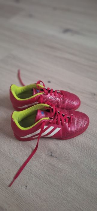 Halówki Adidas dla dziewczynki r.34