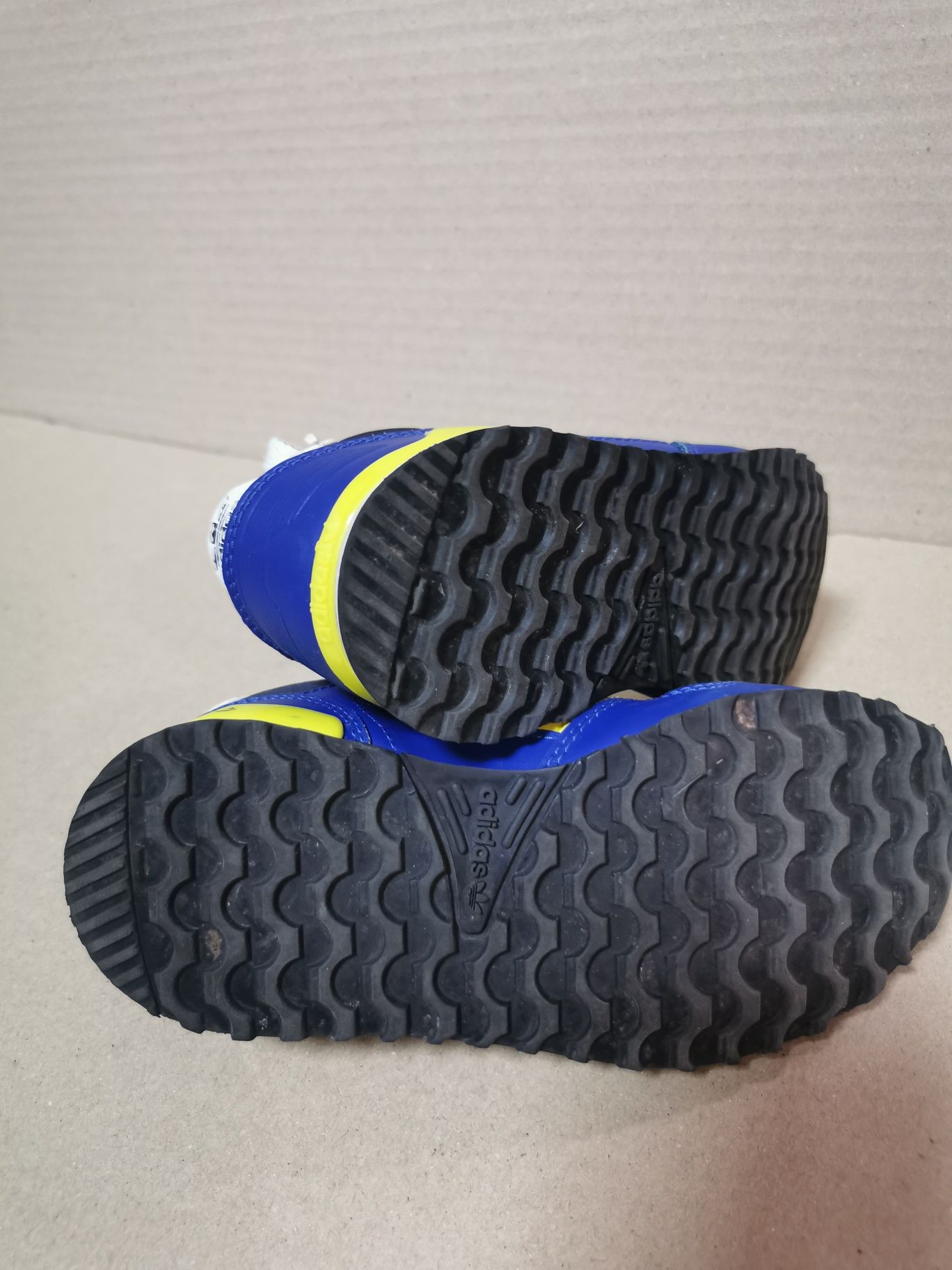 Кроссовки Adidas (оригинал) 28р