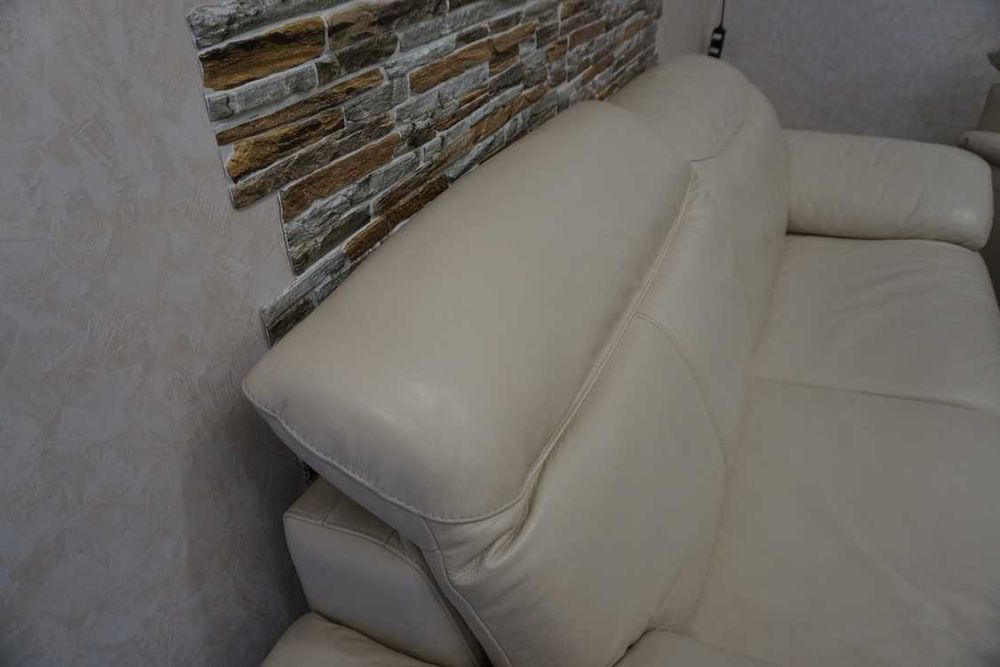 Zestaw 3+1+1 sofa skóra jasna naturalna regulowane oparcia  (w-1100)