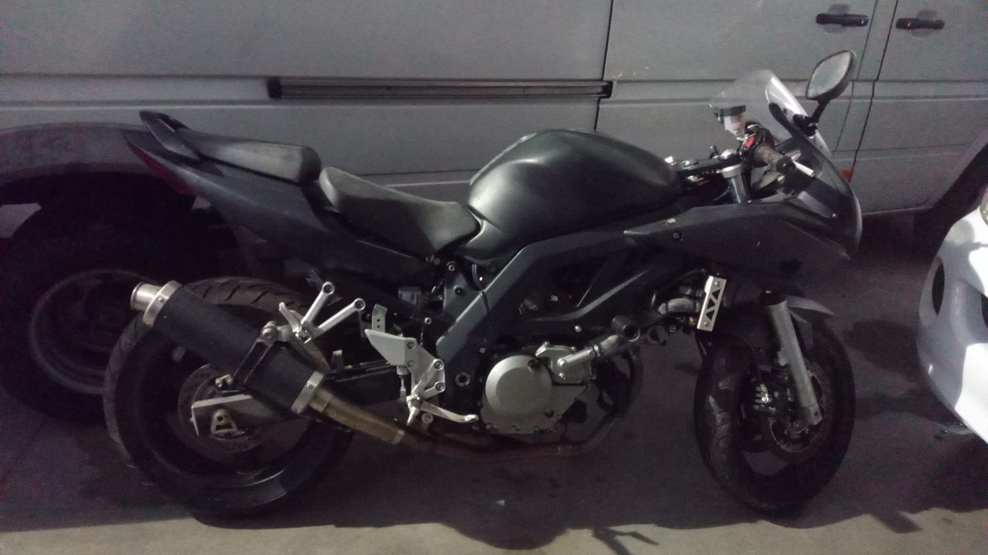 Moto Suzuki sv 650s