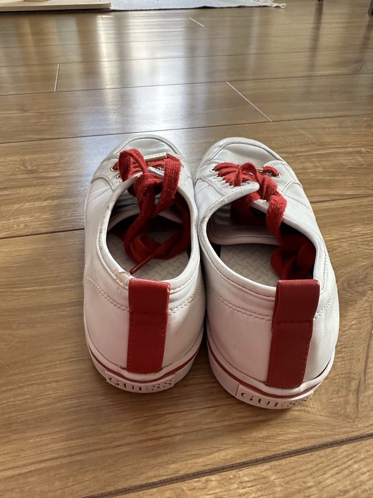 Trampki Guess rozmiar 37,5