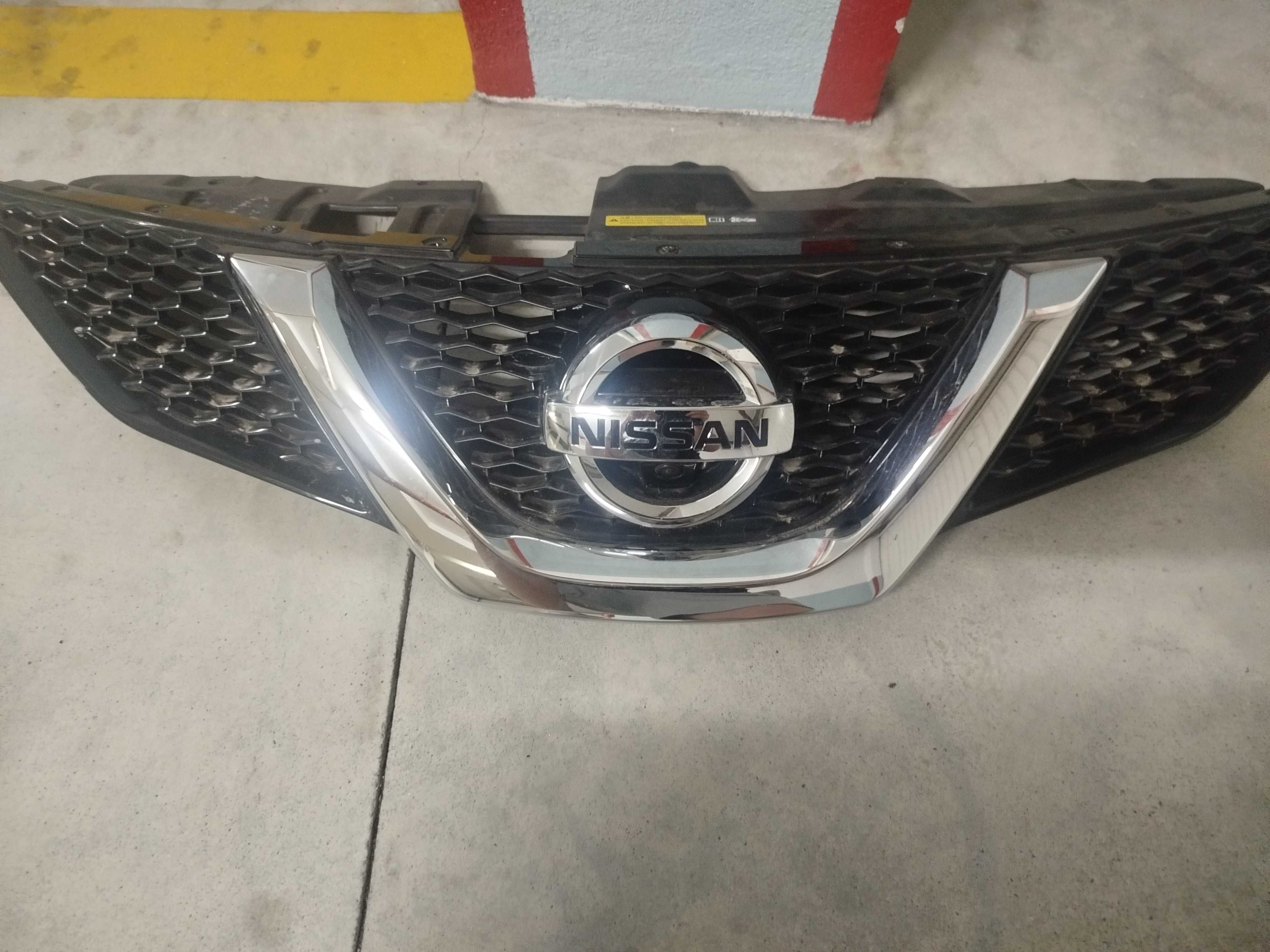 Grelha com câmara Nissan qashqai j11