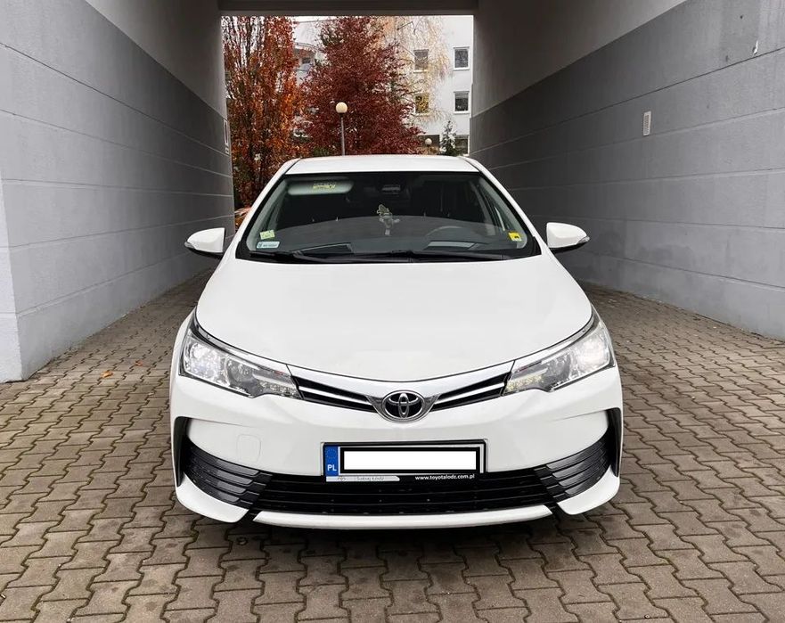 Toyota Corolla TOYOTA COROLLA 1.4 D4D SD PREMIUM w bardzo dobrym stanie.