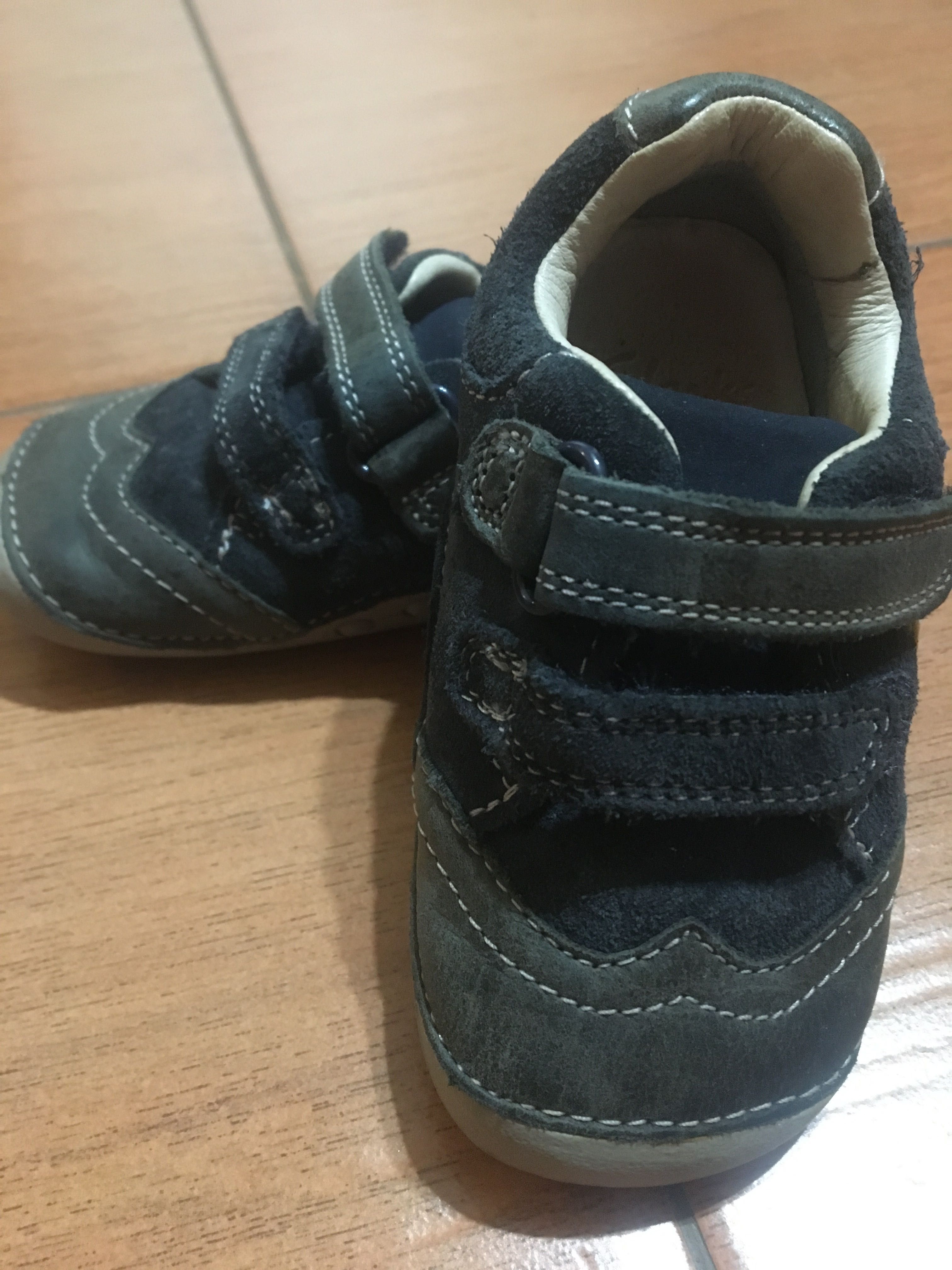 Кросівки Clarks 21 розмір на хлопчика 1-2 рочки б/в