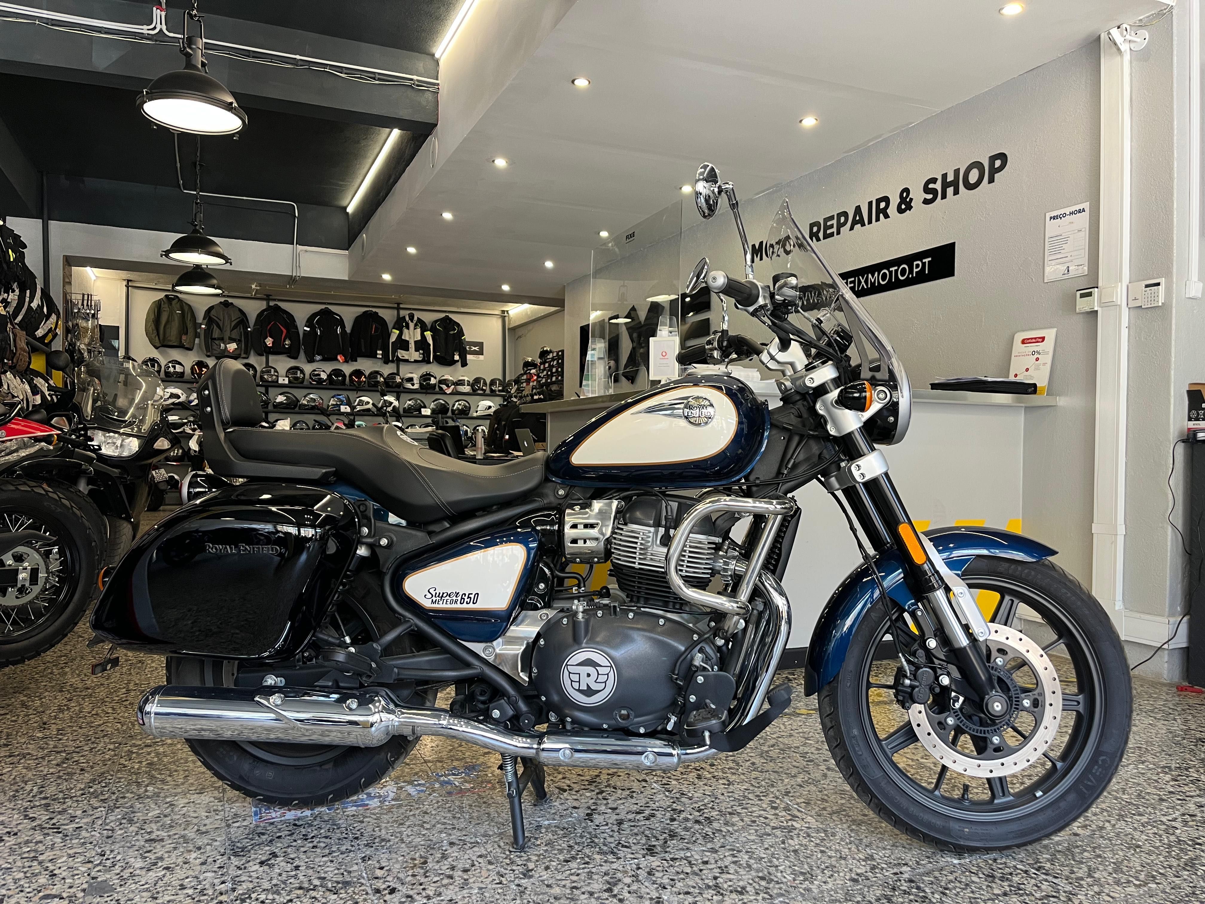 Royal Enfield Super Meteor 650 Grand Tourer 600 Kms Como Nova