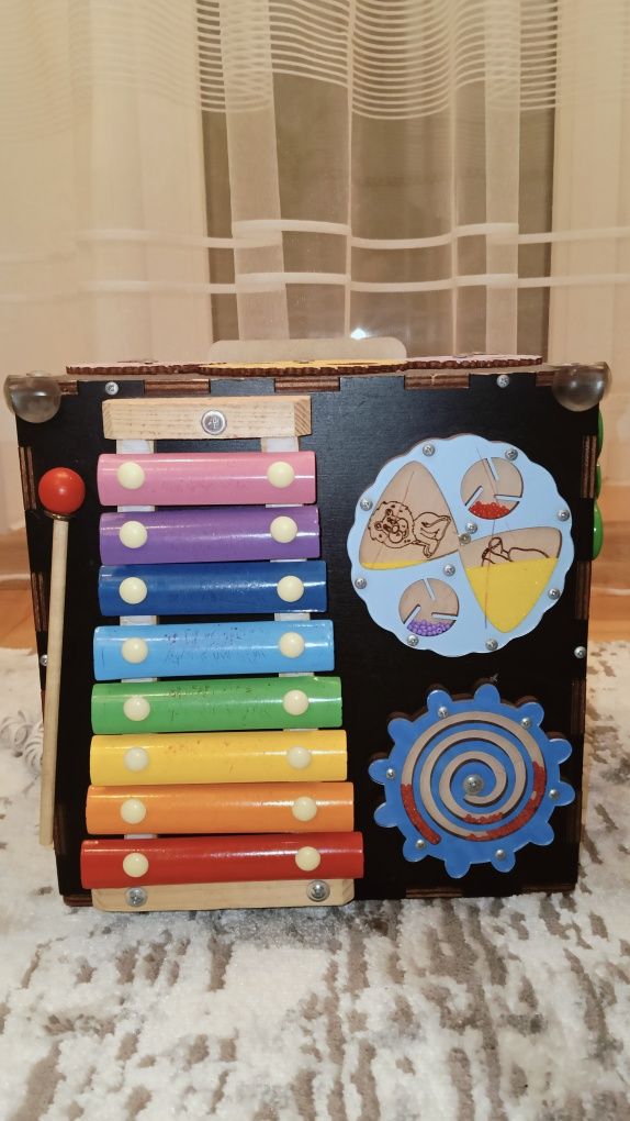 Бізікуб.   30*30