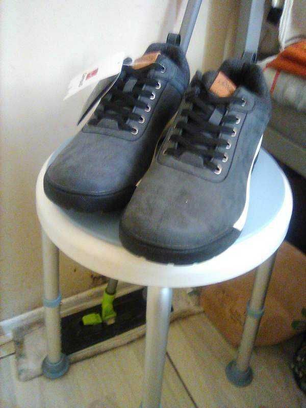 sprzzedam buty campus rozmiar 44 treningowe