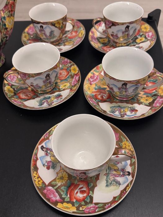 Kompletny chiński serwis do herbaty/kawy porcelana Famille Rose ST