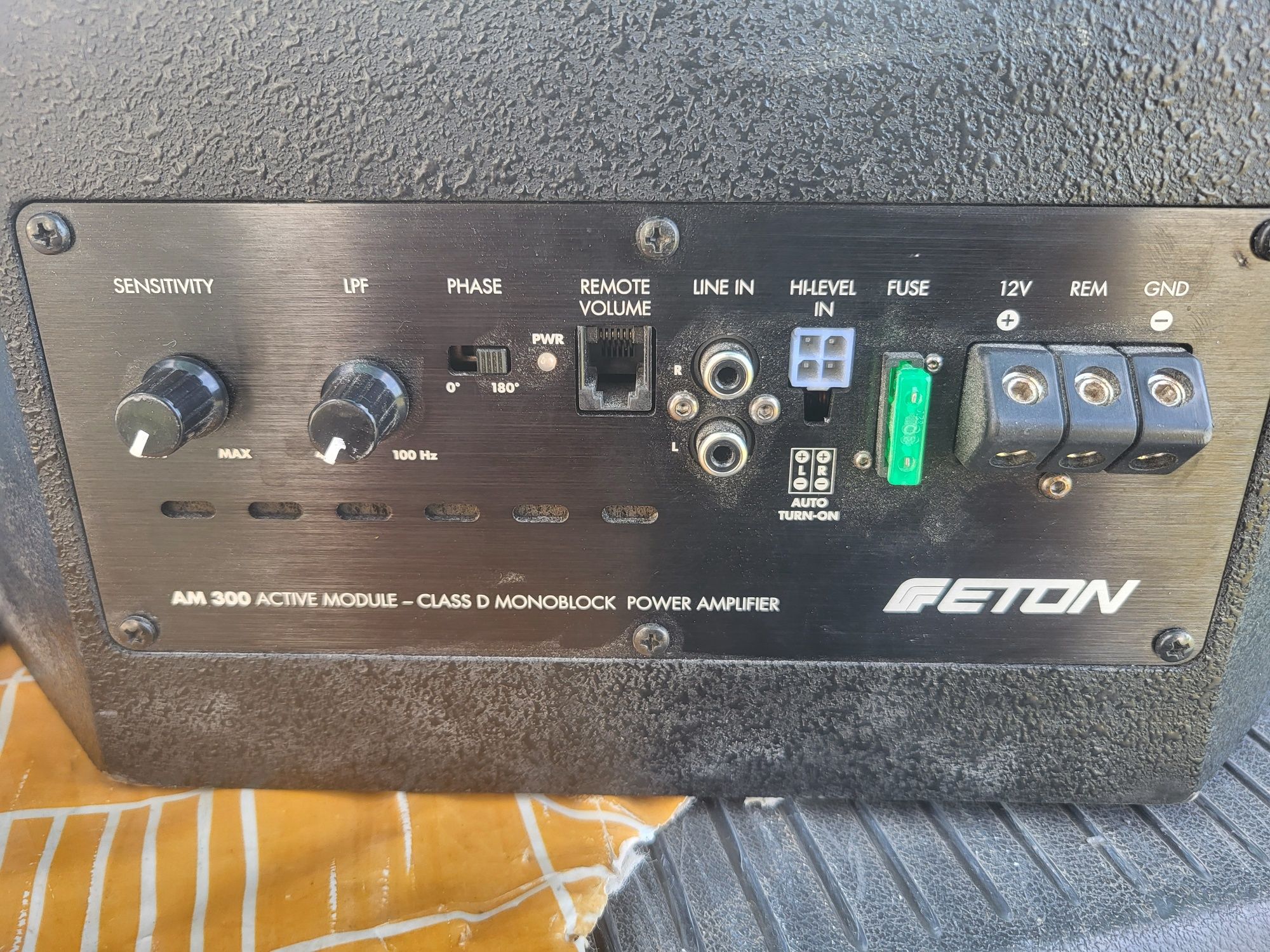 Subwoofer aktywny w koło zapasowe Eton res 10a