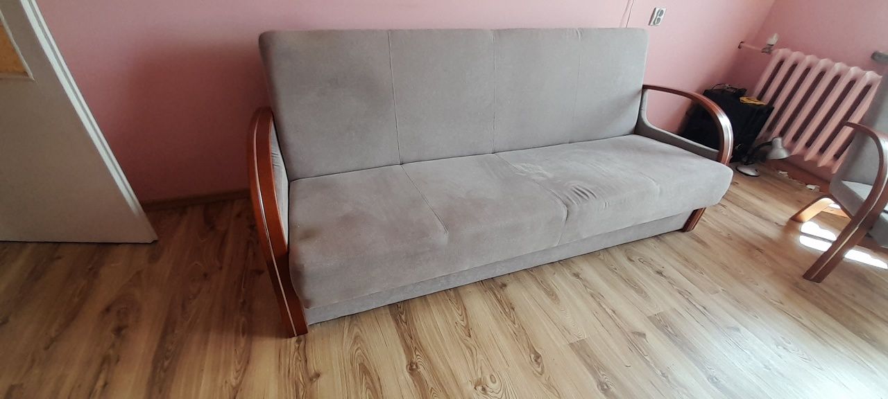 Wersalka w dobrym stanie