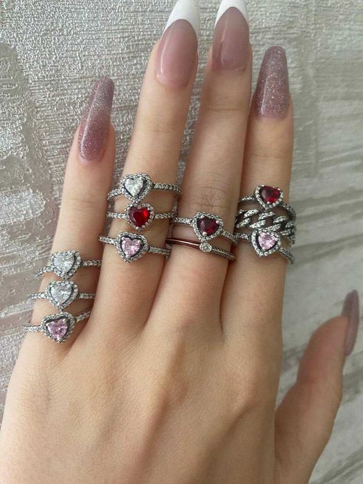 Каблучки Pandora червоне,біле, чорне та  рожеве серце.