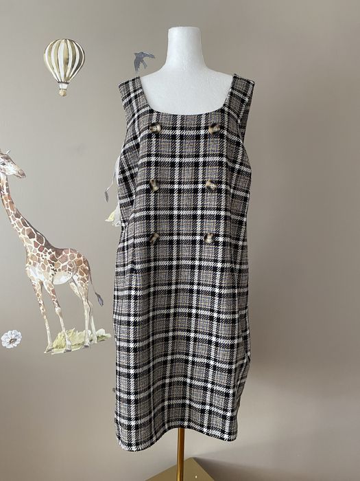 Sukienka na szelkach na zimę idealna na golf koszulę plus size