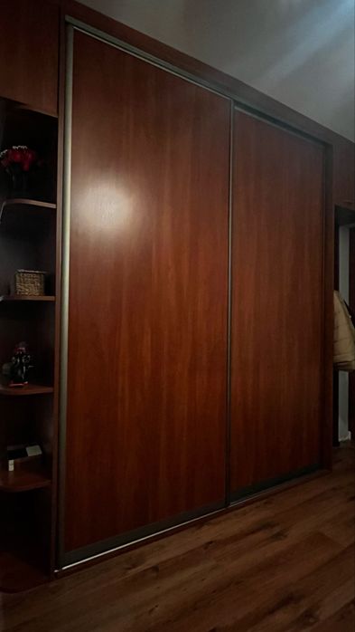 Szafa przesuwna pawlacz regal