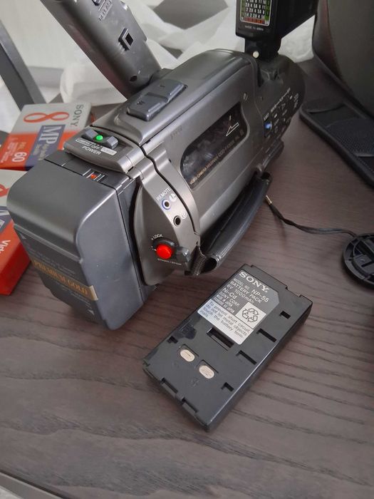 Sony handycam 8 ccd FX200E, a funcionar bem com todos os acessórios