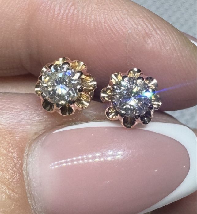 Золотые серьги гвозьдики с бриллиантами  ссср 583  0.80 ct  Якуты