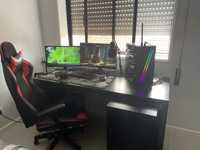 Setup gamer todo equipado.