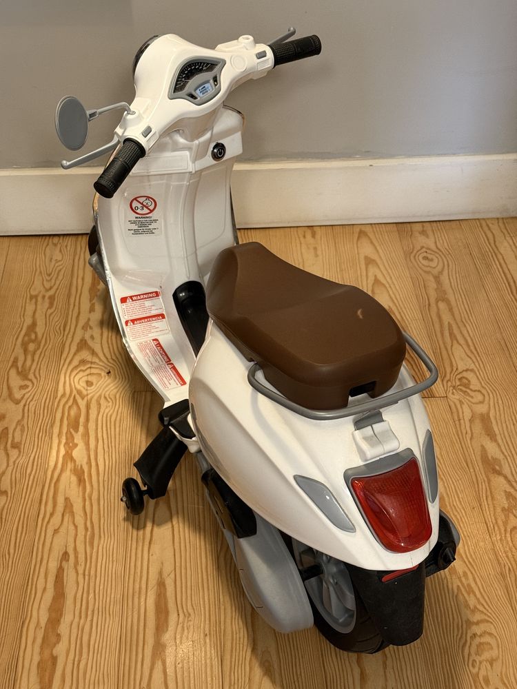 Moto Vespa infantil - ver descrição